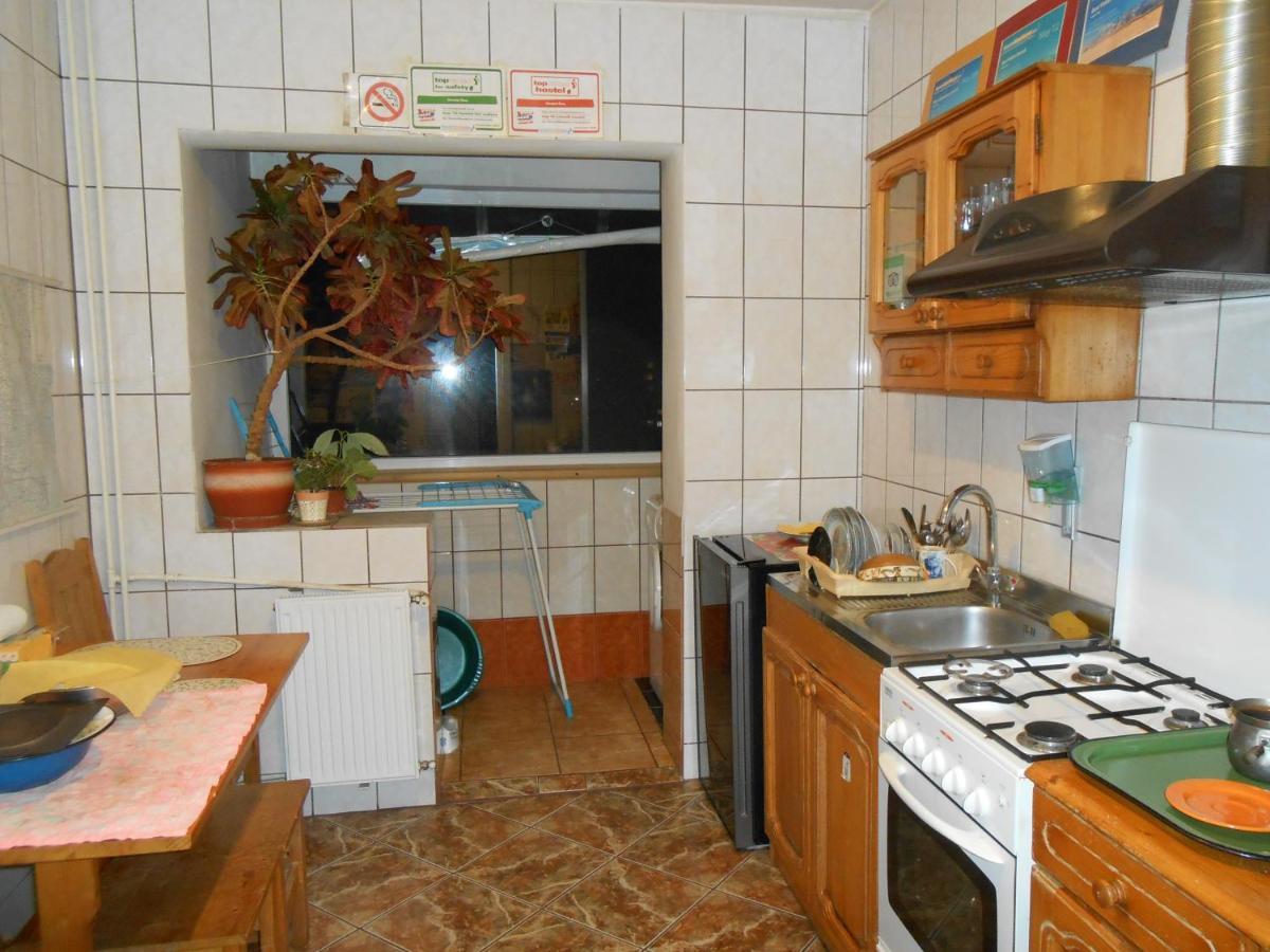Host Tina Apartman Bukarest Kültér fotó