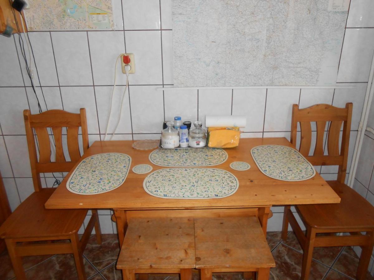 Host Tina Apartman Bukarest Kültér fotó
