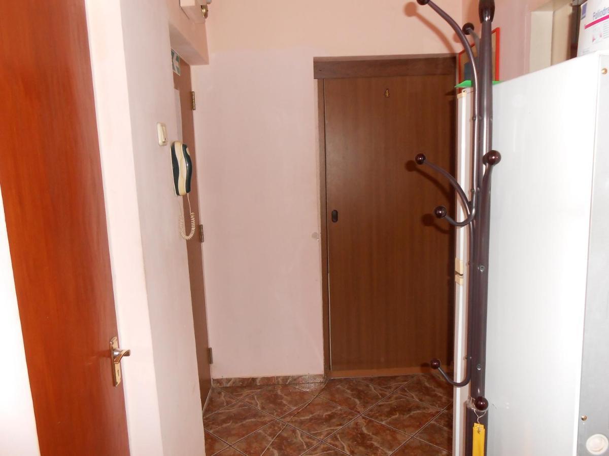 Host Tina Apartman Bukarest Kültér fotó